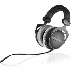 beyerdynamic DT 770 PRO 250 Ohm Over-Ear Studio Headphones in Black. Closed Construction, Wired for Studio use, Ideal for Mixing in The Studio