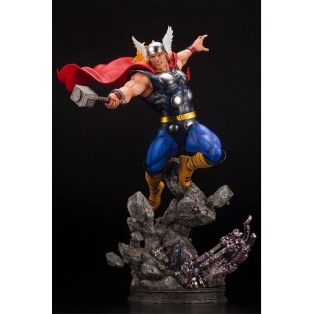 Action Figure Marvel Kotobukiya Universe Avengers: Thor Fine Art Statue, Multicolor
