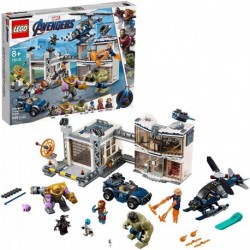 LEGO Marvel Avengers Compound Battle 76131 Building Set Includes Toy Car, Helicopter, and Popular Avengers Characters Iron Man, Thanos and More (699 P